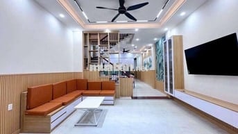 CHO THUÊ NHÀ:

TRỆT 2LẦU NHÀ MỚI 100% - KDC HỒNG LOAN