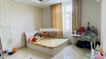 NHÀ 1 TRỆT 2 LẦU + TUM – 123M² – XE HƠI TRÁNH – SỔ HỒNG RIÊNG