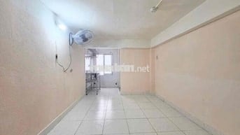 PHÒNG TRỌ SINH VIÊN GIÁ RẺ CÓ THANG MÁY BẢO VỆ CỬA SỔ TRỜI ĐƯỜNG ÂU CO