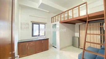 CĂN HỘ CÓ GÁC CỬA SỔ THOÁNG THANG MÁY Ở ĐƯỢC 4 NGƯỜI- GẦN TRUNG TÂM Q1