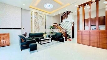 XE HƠI ĐỖ CỬA- 3TẦNG Ở NGAY- VƯỜN LÀI CHỈ 6.2TỶ