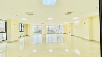 Sàn Văn Phòng MT Cộng Hòa Ngay Út Tích- Cộng Hòa. Đoạn Đẹp. 400m2 Sàn.