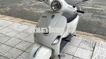 Vespa Lx150 Fi 2012 trắng ngọc trinh