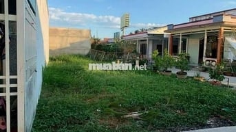 Gần trung tâm thương mại Thị trấn Thủ Thừa, 100m2, sát bến xư Thủ Thừa