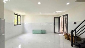 KHAI TRƯƠNG CĂN 1 TRỆT + 1 GÁC CAO CÓ BANCON FULL NỘI THẤT GẦN KCX TT