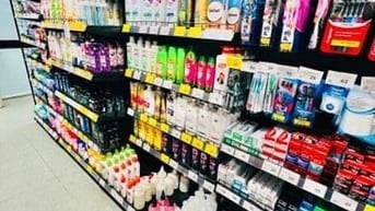 Cần người phụ kho; đóng gói, dán tem; sắp xếp hàng hóa