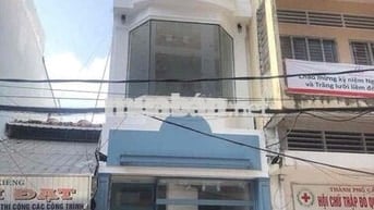 Nhà bán trung tâm quận nịnh kiều phô đi bộ