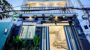 nhà mới đẹp giá họp lý. mà còn ở q7 nữa khách ơi.liên hêk e để mua nhe