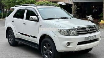 Toyota Fortuner 2011 2.5G dầu số sàn, full ghế nỉ