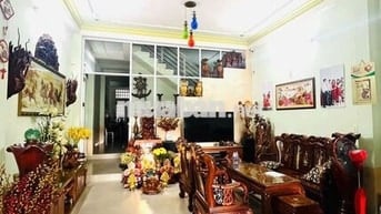 Cho thuê nhà 3 tầng mặt tiền đường 10m5 Ngô Tất Tố - hòa cường