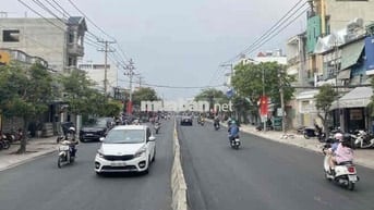 nhà phố hiện đại . huỳnh tấn phát q7. hẻm xe hơi full nội thất