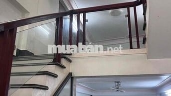 Cho thuê nhà 3 tầng đủ nội thất Thị Trấn Đông Anh.