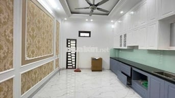 NHÀ PHỐ CHU HUY MÂN - DIỆN TÍCH KHỦNG - GẦN AEON CẦU VĨNH TUY