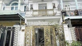 Nhà trệt lầu có nội thất KDC Quân Báo - Gần Chợ Bà Bộ