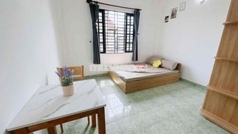 PHÒNG STUDIO FULL NỘI THẤT - CỬA SỔ TRỜI - NGAY HOÀNG HOA THÁM