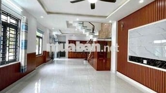nhà 1 trệt 2 lầu góc 2 mặt tiền,90m2 có sẵn 3 máy lạnh,đường 7m