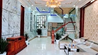 Cần tiền gấp bán nhà đường Hậu Giang, quận 6. 60m2, giá 1 tỷ 175 triệu