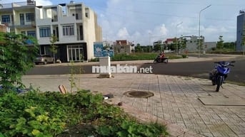 Bán lô đất 132m2 KDC trung tâm ĐS10 bến lức,sau lưng UBND/1,26Tỷ có sổ