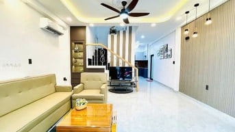 Cần tiền bán gấp nhà đường Nguyễn Đình Chiểu, Quận 3, SHR giá 3 tỷ 350