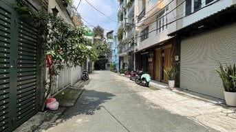Nhà trung tâm Q10. Ngang 7.2x16.6m, 2 tầng
