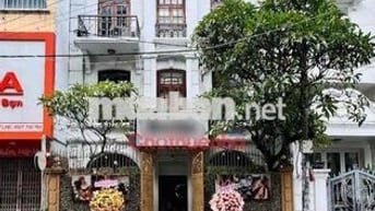 Biệt Thự Quận 10 Hẻm Xe Hơi Siêu VIP - DT: 8x12 trệt 3 lầu
