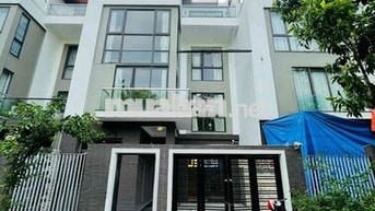 NHÀ XỊN ĐƯỜNG THỜI TRANG - 184B Lê Văn Sỹ, P.10, Phú Nhuận, 8x20m