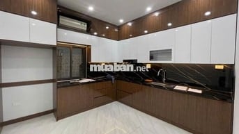 Tây Hồ 51m2 CHỈ 13,5 tỷ 6 tầng - Hàng hiếm trong phân khúc