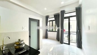 PHÒNG BAN CÔNG MỚI XÂY CMT8 - GẦN CV THỎ TRẮNG