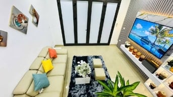 Nhà đẹp phố Việt Hưng 5 tầng, hiếm trong tầm giá, gần bigC Long Biên