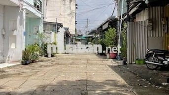 Sang lại căn nhà nát tiện xây mới sửa chữa đường Huỳnh Tấn Phát Nbe