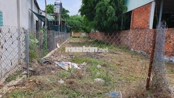 Bán lô Đ.Bàu Tre, gần bệnh viện đa khoa Củ Chi DT 130m2 giá 1,3 tỷ SHR