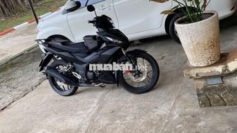 Winner v1 2018 đen nhám.