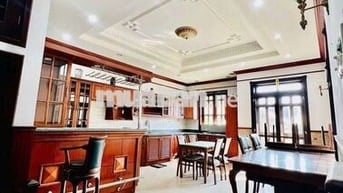 NHÀ DIỆN TÍCH 5*30, TRỆT, 3 LẦU, 4PN, 5WC, SÂN XE HƠI, NỘI THẤT
