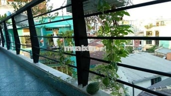 Phòng đẹp, lầu đúc thoáng mát,an ninh, bancon