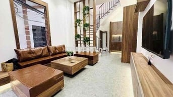 BÁ.N NHÀ GIÁP DANH PHỐ ĐẠI LA_HAI BÀ TRƯNG. LÔ GÓC, NỘI THẤT XỊN SÒ