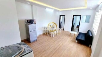 cho thuê căn hộ 2pn ban công sát quận 1