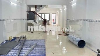 Nhà Mới Xây Đg 7m sát Mặt Tiền: 4.5x25m , trệt lửng 2 lầu