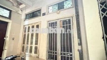 Cần cho thuê tầng 3 nhà phố trần khát chân