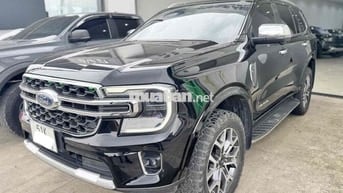 Ford Everest Titanium 2 cầu 2023 sơn zin 100%