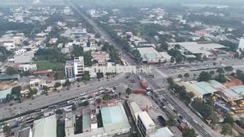 10.4 MẶT TIỀN PHẠM NGỌC THẠCH NGAY NGÃ 4