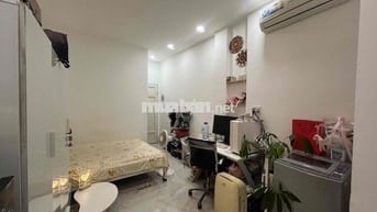 Pass phòng full nội thất, ở ngay trung tâm