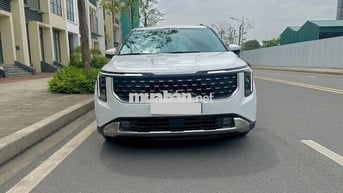 Kia Carnival 2025 Premium 2.2D 8S - 7,000 km.