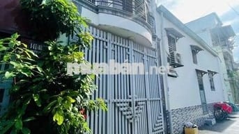 Bán Nhà HXH thông. phường 6. dt 3.7x11. trệt lầu. 2pn.