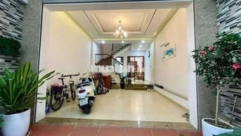 Bán nhà dân xây Ngọc Thuỵ, ôtô vào nhà, 68m x 4 tầng, giá chỉ 11,8 tỷ