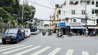 CĂN GÓC 2 MẶT TIỀN - XE TẢI TRÁNH - THANG MÁY - NHÀ MỚI ĐẸP - KINH DO