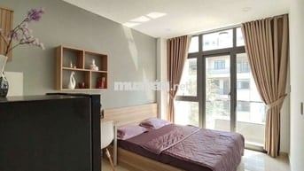 Phòng trọ ban công giá rẻ mặt tiền ô tô đậu được gần Phú Mỹ Hưng Quận7