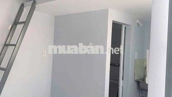 Phòng duplex gác cao , rộng 15m² . Khu vực Bốn Xã sẵn máy lạnh