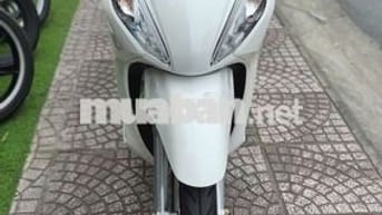Xe máy Honda Vision màu trắng, 19974 km