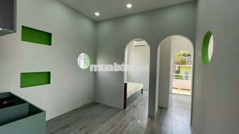 📍 CHO THUÊ CHDV Loại 2PN MỚI XÂY – FULL NỘI THẤT, BAN CÔNG – Q10