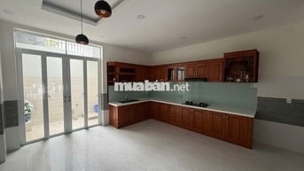 Cho thuê nhà mặt phố mới sửa 102m2, 45 triệu, Phước Hải, Nha Trang